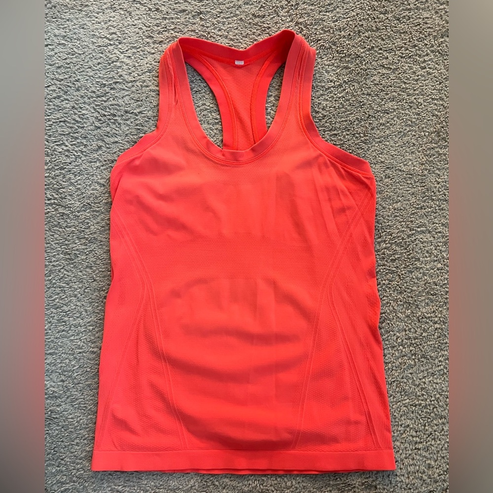 Athleta women’s momentum tank top orange